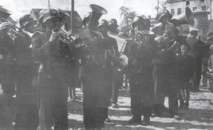 1945 rok - Orkiestra na uroczystości państwowej (Plac Świętej Anny)